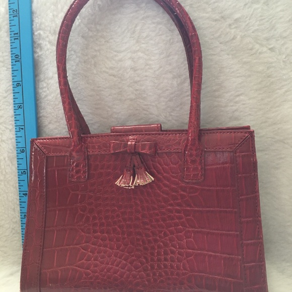 Burgundy/Red “Crocodile” Liz Claiborne Purse. - Picture 8 of 8